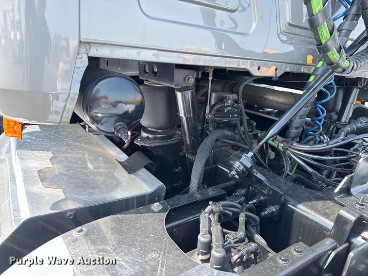 image for item GH9312 2023 Mack Anthem AN64T semi truck