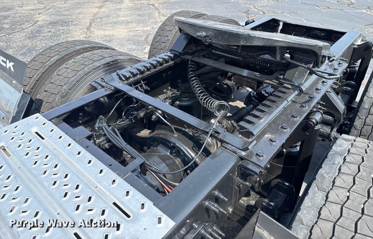 image for item GH9312 2023 Mack Anthem AN64T semi truck