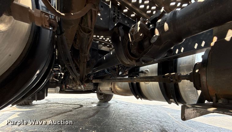 image for item GH9312 2023 Mack Anthem AN64T semi truck