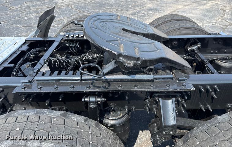 image for item GH9312 2023 Mack Anthem AN64T semi truck