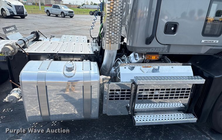image for item GH9312 2023 Mack Anthem AN64T semi truck