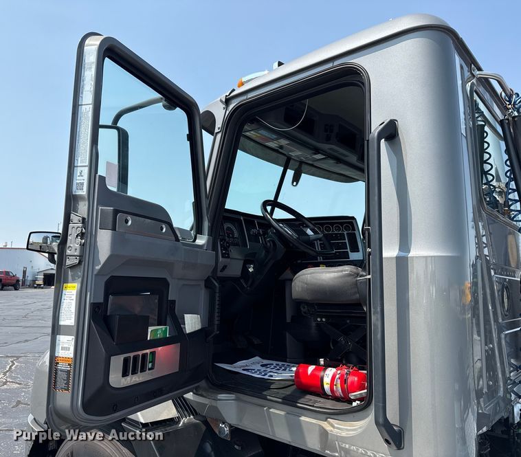 image for item GH9312 2023 Mack Anthem AN64T semi truck