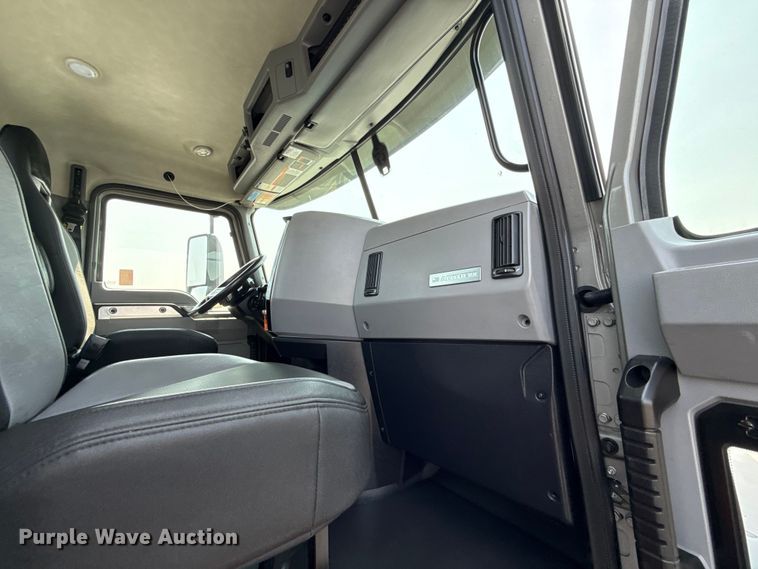 image for item GH9312 2023 Mack Anthem AN64T semi truck