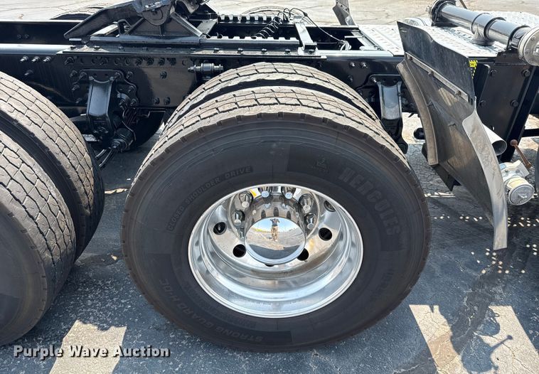 image for item GH9312 2023 Mack Anthem AN64T semi truck