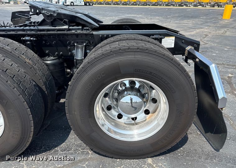 image for item GH9312 2023 Mack Anthem AN64T semi truck