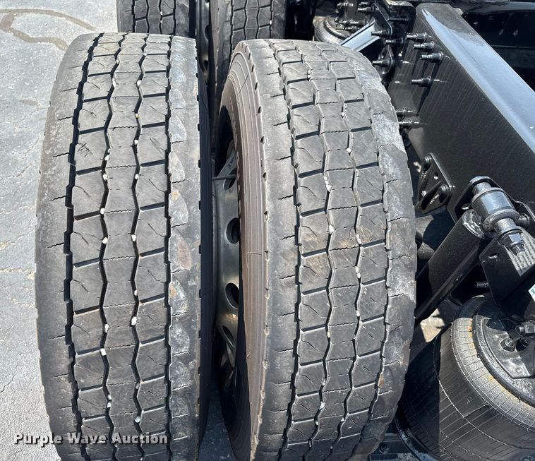 image for item GH9312 2023 Mack Anthem AN64T semi truck