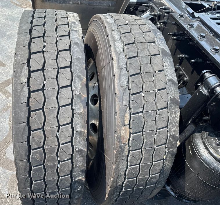 image for item GH9312 2023 Mack Anthem AN64T semi truck