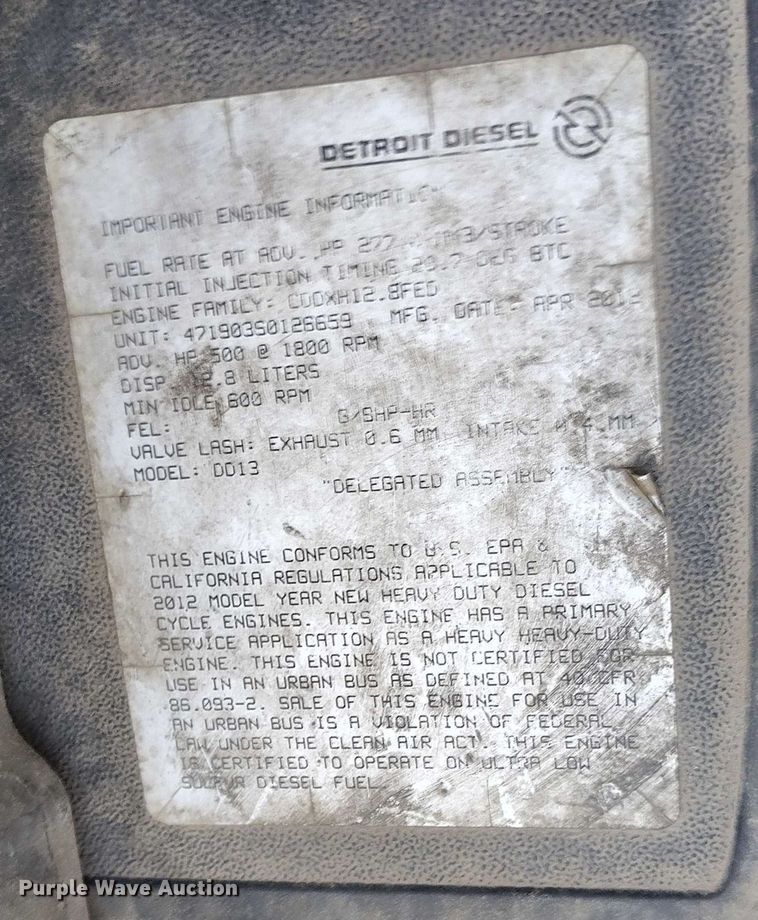 image for item IP9702 2013 Freightliner Cascadia semi truck