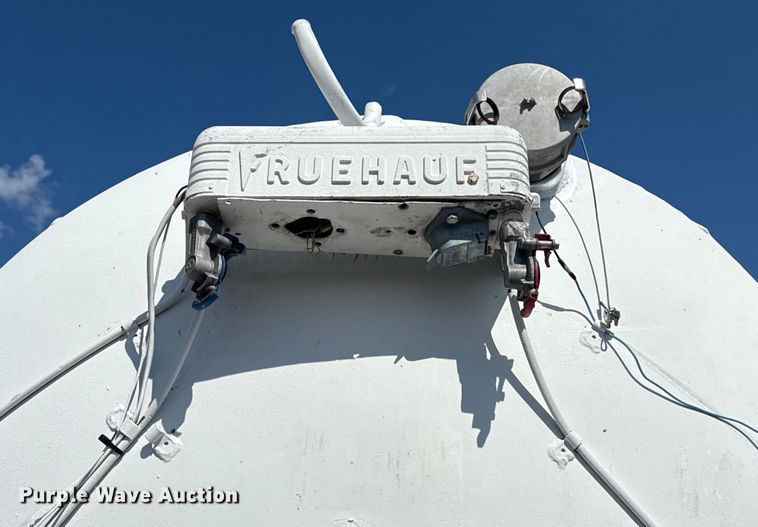 image for item NU9553 1969 Fruehauf pneumatic dry bulk trailer