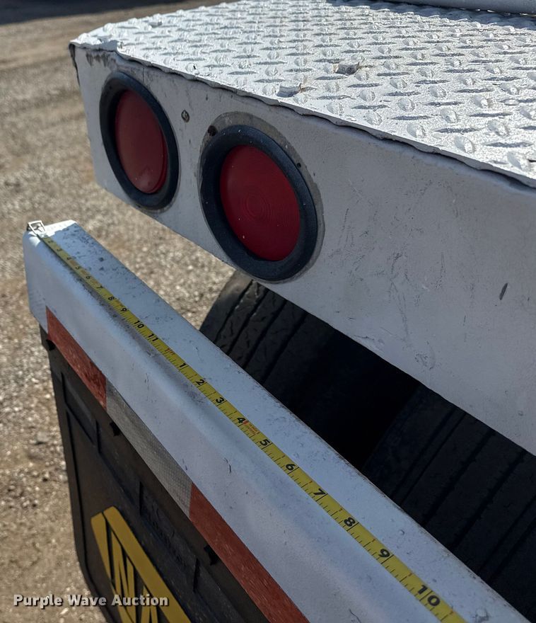 image for item NU9553 1969 Fruehauf pneumatic dry bulk trailer