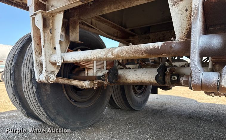 image for item NU9553 1969 Fruehauf pneumatic dry bulk trailer