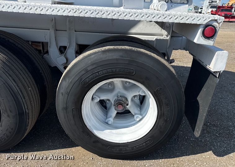 image for item NU9553 1969 Fruehauf pneumatic dry bulk trailer