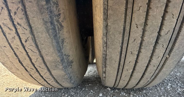 image for item NU9553 1969 Fruehauf pneumatic dry bulk trailer