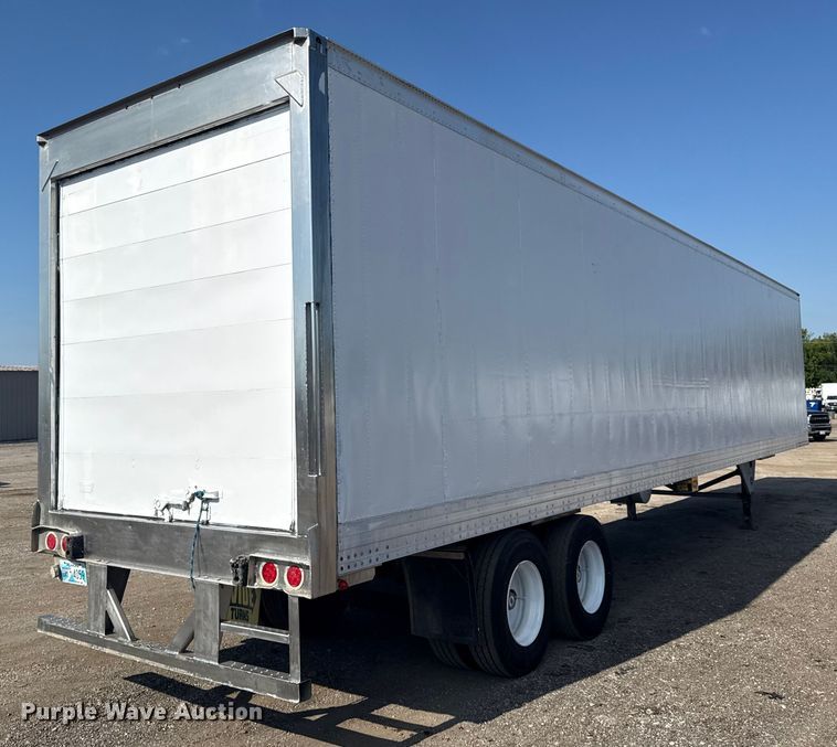 image for item NU9556 2008 Hyundai VR2480142-RS refrigerated van trailer