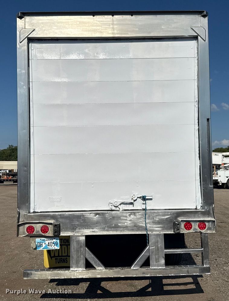 image for item NU9556 2008 Hyundai VR2480142-RS refrigerated van trailer