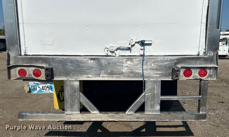 image for item NU9556 2008 Hyundai VR2480142-RS refrigerated van trailer