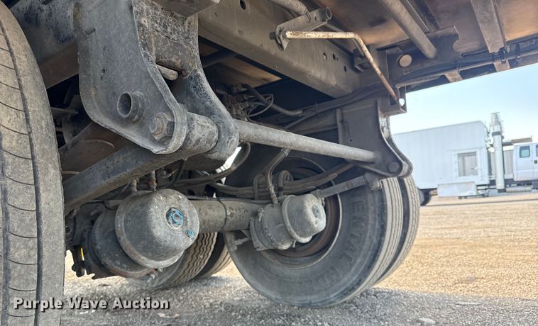 image for item NU9556 2008 Hyundai VR2480142-RS refrigerated van trailer