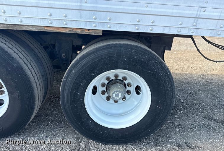 image for item NU9556 2008 Hyundai VR2480142-RS refrigerated van trailer