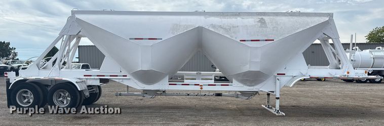 image for item NU9577 1978 Pullman Trailmobile pneumatic dry bulk trailer