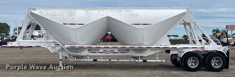 image for item NU9577 1978 Pullman Trailmobile pneumatic dry bulk trailer