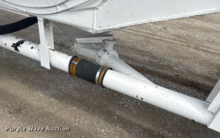 image for item NU9577 1978 Pullman Trailmobile pneumatic dry bulk trailer