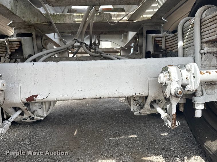 image for item NU9577 1978 Pullman Trailmobile pneumatic dry bulk trailer