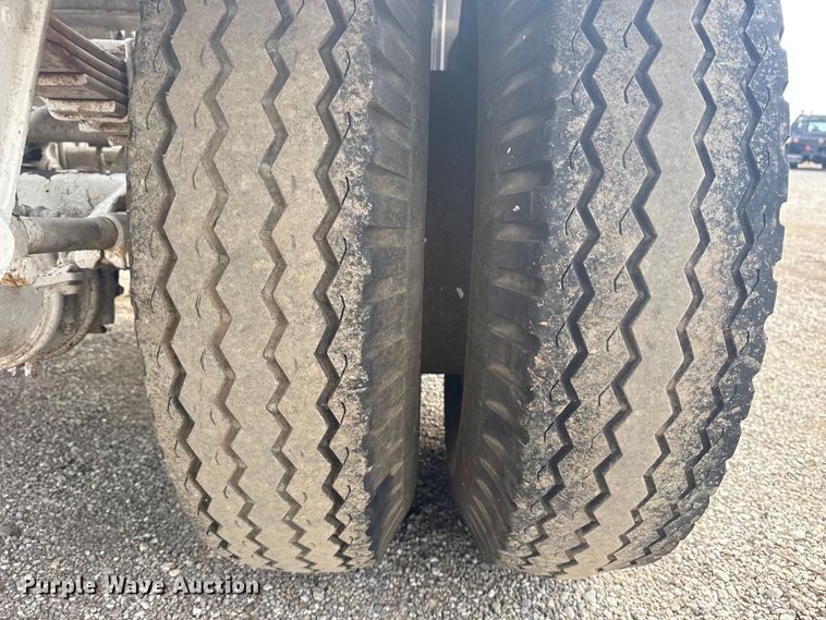 image for item NU9577 1978 Pullman Trailmobile pneumatic dry bulk trailer