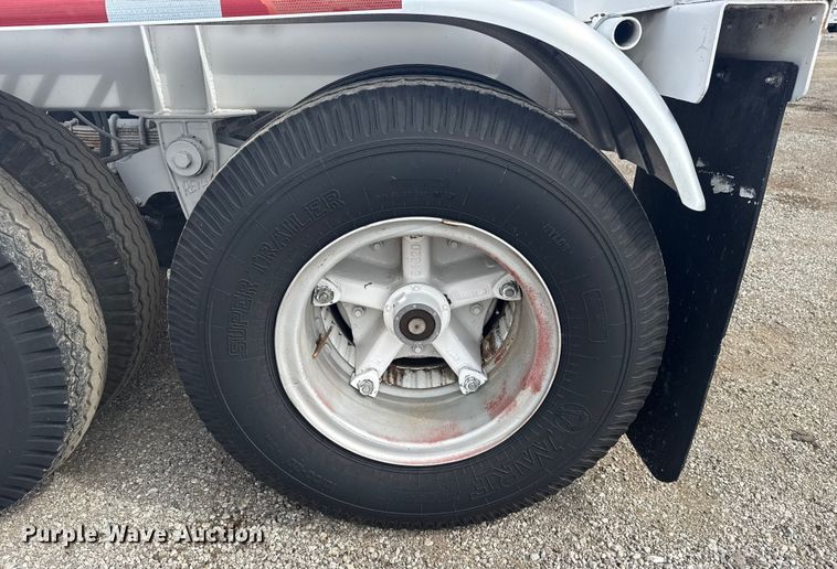 image for item NU9577 1978 Pullman Trailmobile pneumatic dry bulk trailer