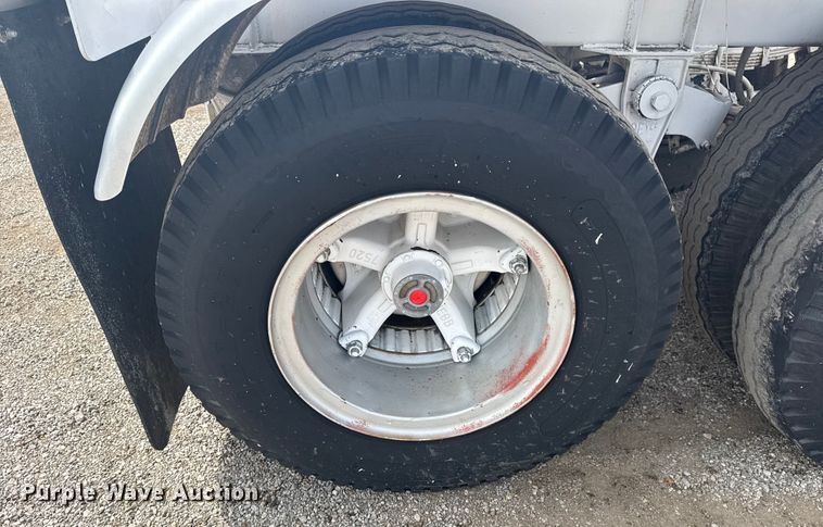 image for item NU9577 1978 Pullman Trailmobile pneumatic dry bulk trailer