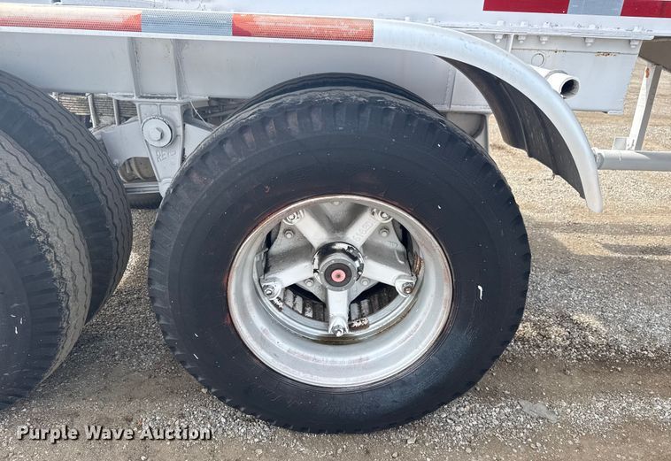 image for item NU9577 1978 Pullman Trailmobile pneumatic dry bulk trailer