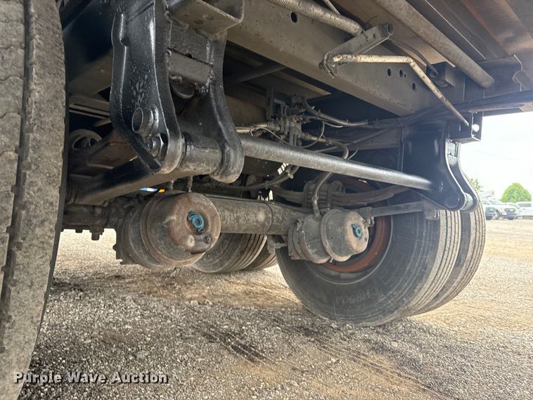 image for item NU9580 2008 Hyundai VR2480142-RA refrigerated van trailer