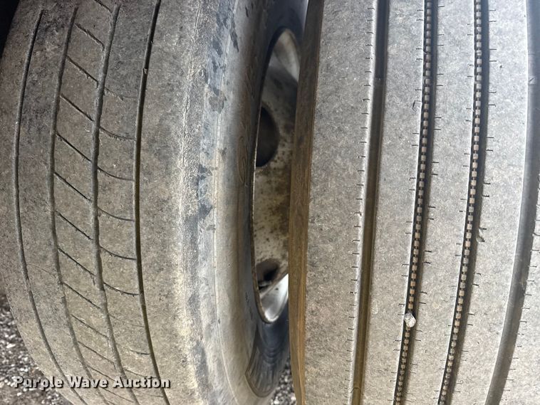 image for item NU9580 2008 Hyundai VR2480142-RA refrigerated van trailer