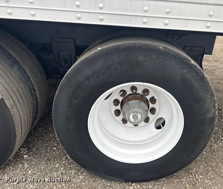 image for item NU9580 2008 Hyundai VR2480142-RA refrigerated van trailer