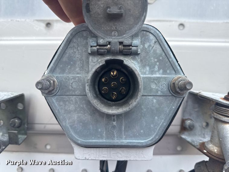 image for item NU9582 2004 Great Dane 7411TP-SWA dry van trailer