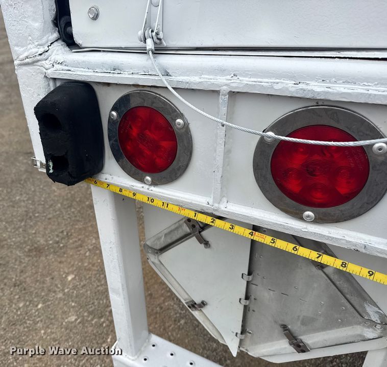 image for item NU9582 2004 Great Dane 7411TP-SWA dry van trailer