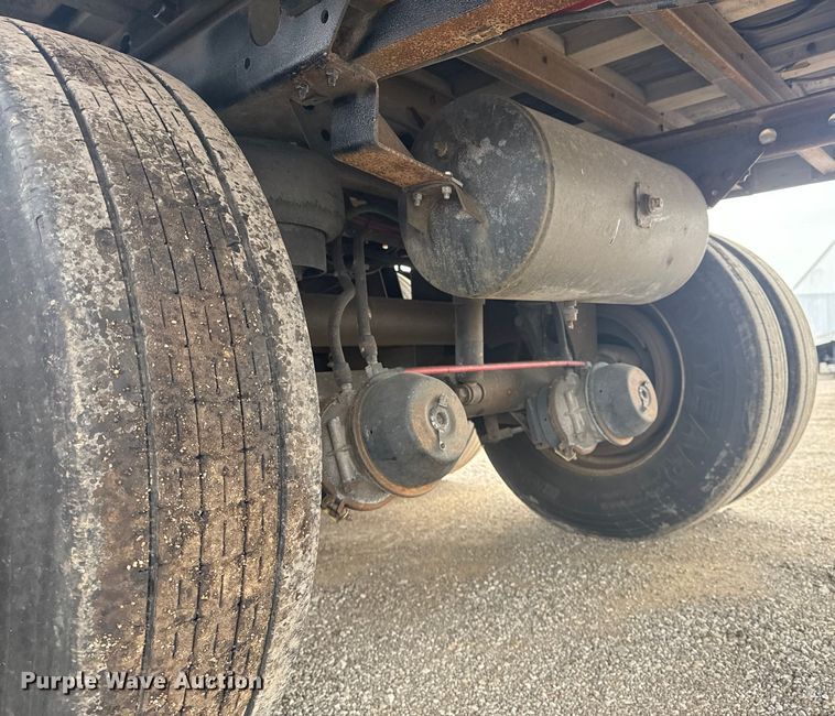 image for item NU9582 2004 Great Dane 7411TP-SWA dry van trailer