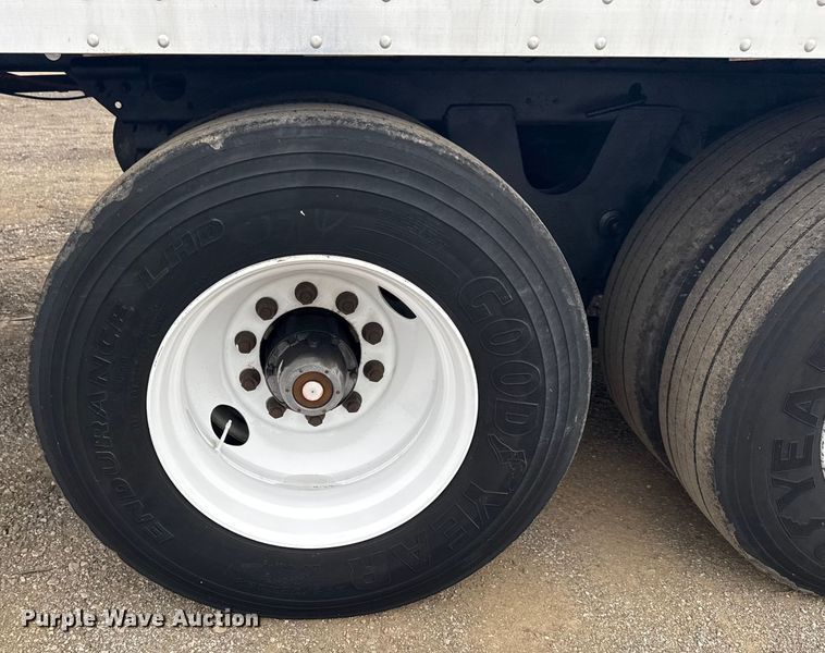 image for item NU9582 2004 Great Dane 7411TP-SWA dry van trailer