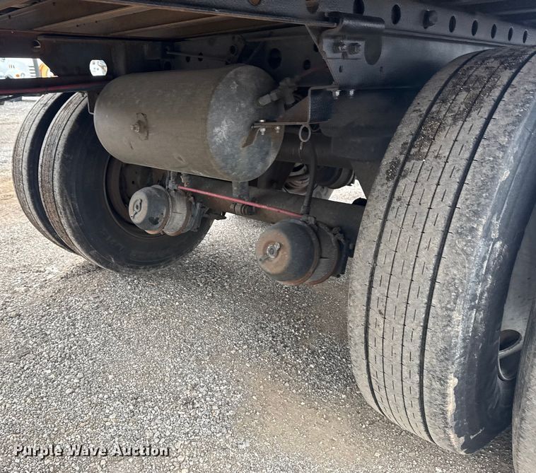 image for item NU9582 2004 Great Dane 7411TP-SWA dry van trailer