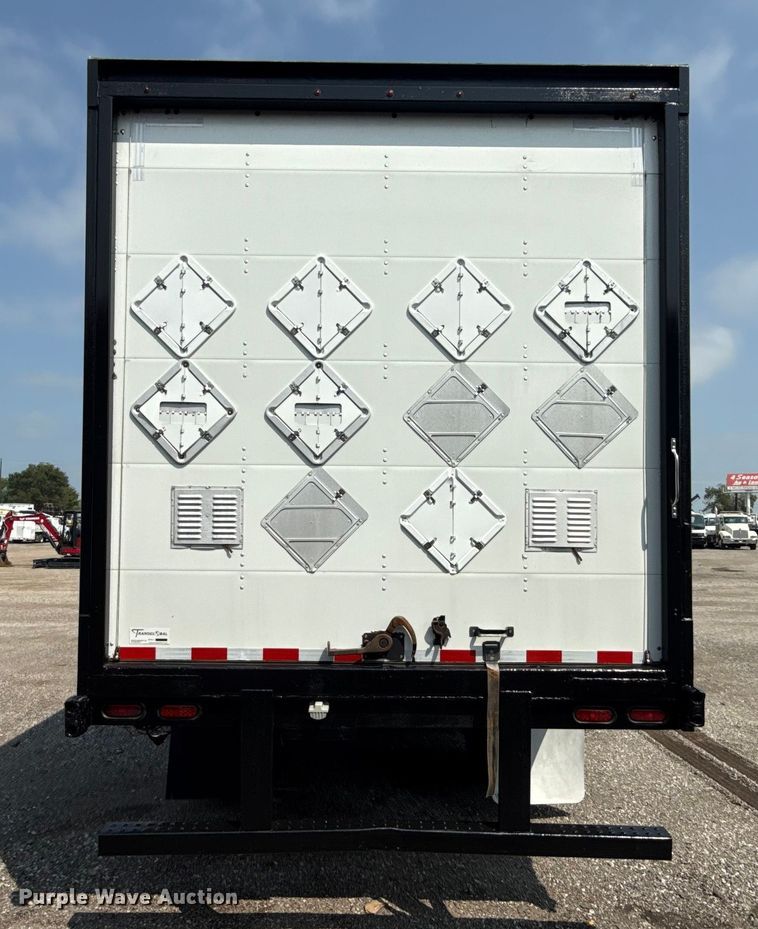 image for item NU9588 2008 Trailmobile dry van trailer