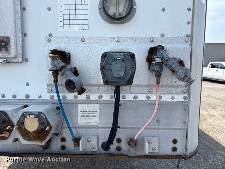 image for item NU9588 2008 Trailmobile dry van trailer