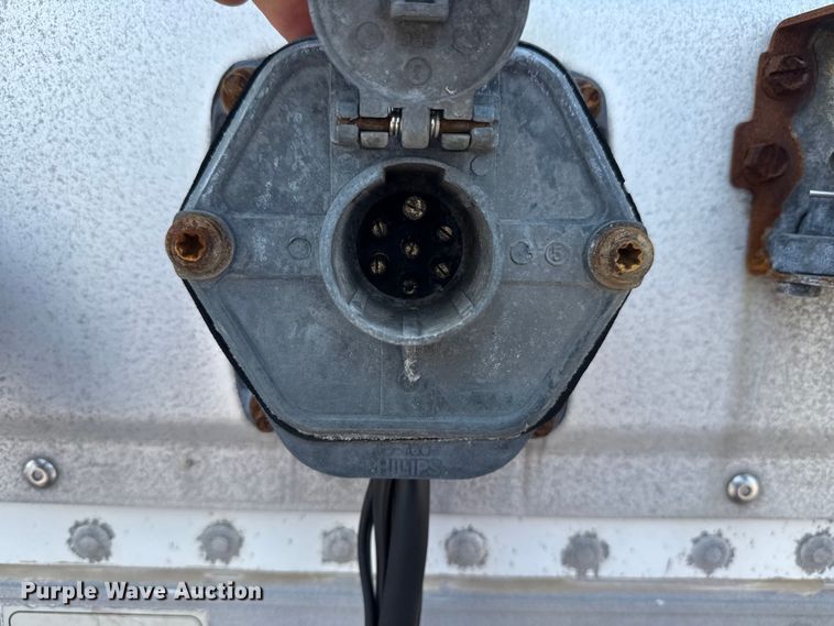 image for item NU9588 2008 Trailmobile dry van trailer