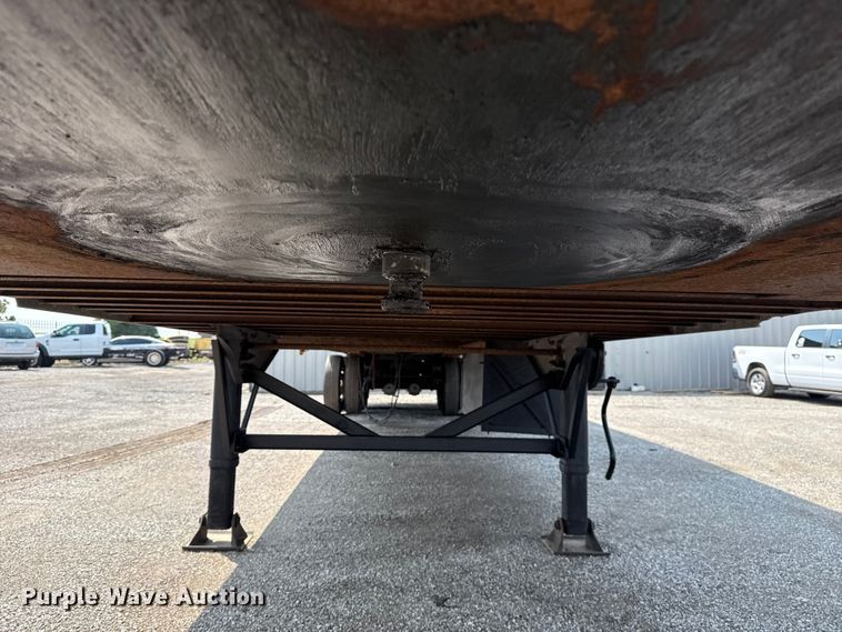 image for item NU9588 2008 Trailmobile dry van trailer