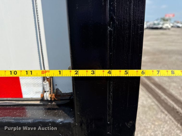 image for item NU9588 2008 Trailmobile dry van trailer