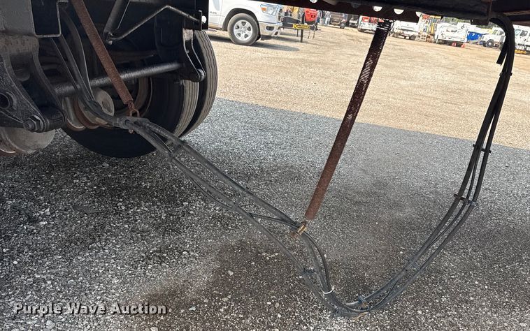 image for item NU9588 2008 Trailmobile dry van trailer