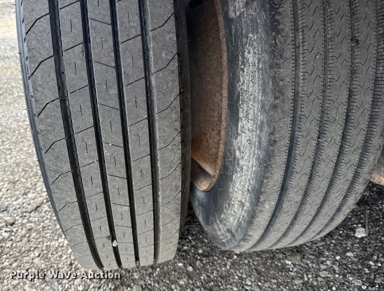 image for item NU9610 2008 Fontaine WDT180 drop deck trailer