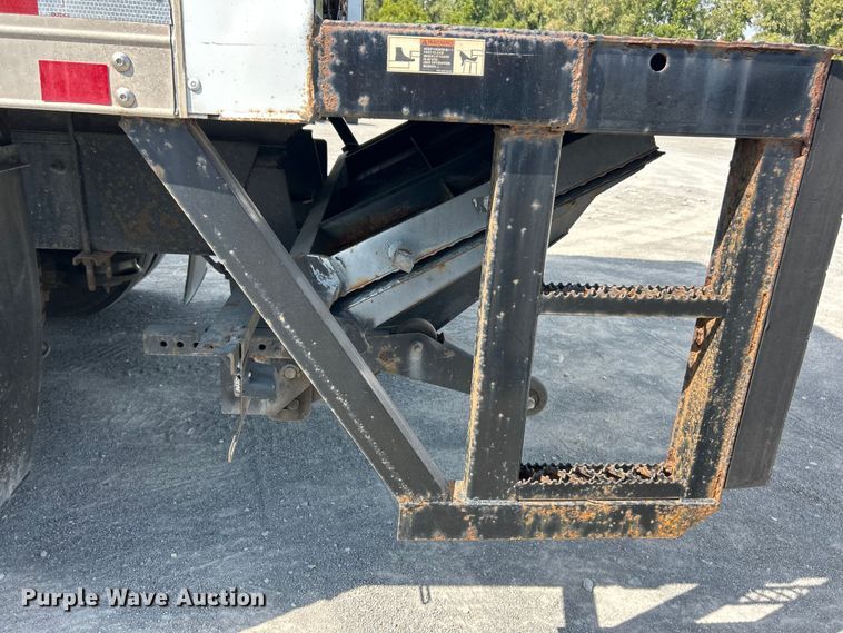 image for item YA0541 2017 Freightliner Business Class M2 box truck