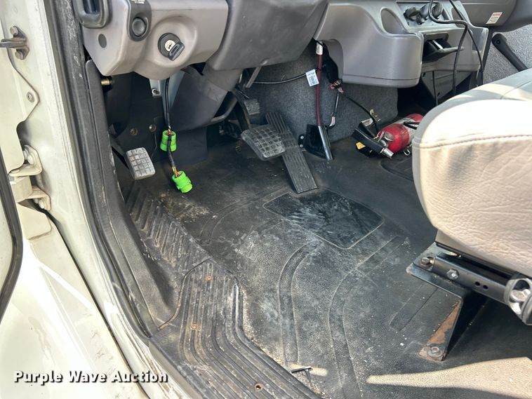 image for item YA0541 2017 Freightliner Business Class M2 box truck