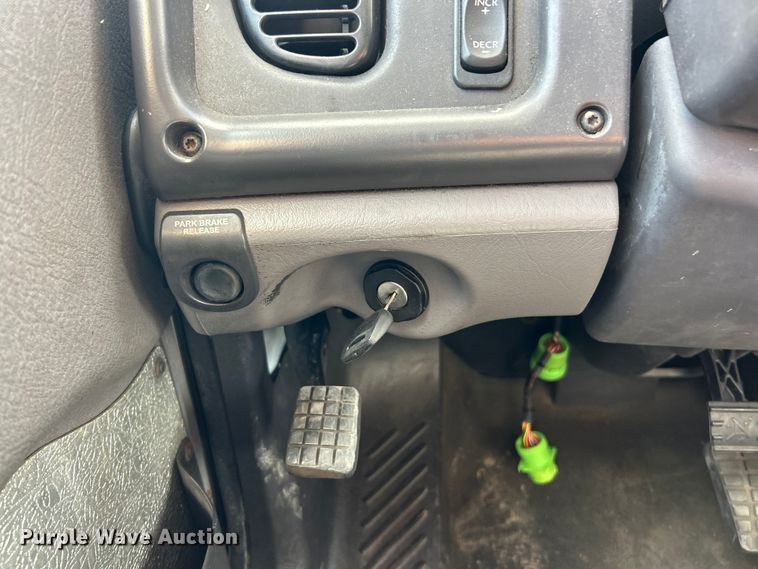 image for item YA0541 2017 Freightliner Business Class M2 box truck