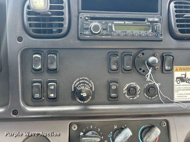 image for item YA0541 2017 Freightliner Business Class M2 box truck