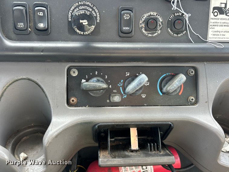 image for item YA0541 2017 Freightliner Business Class M2 box truck